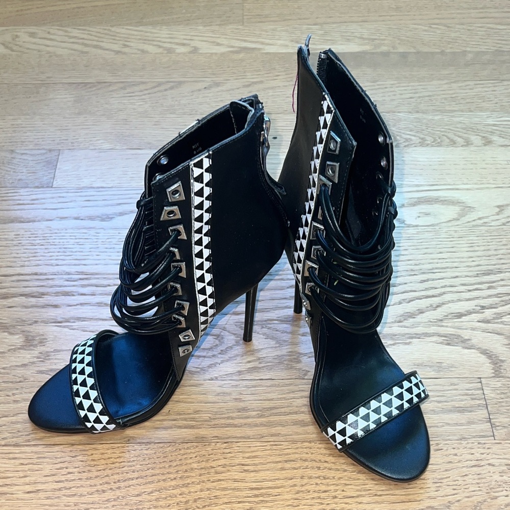 Paper Fox Black & White Geometric Lace-Up Stiletto Heels size 8